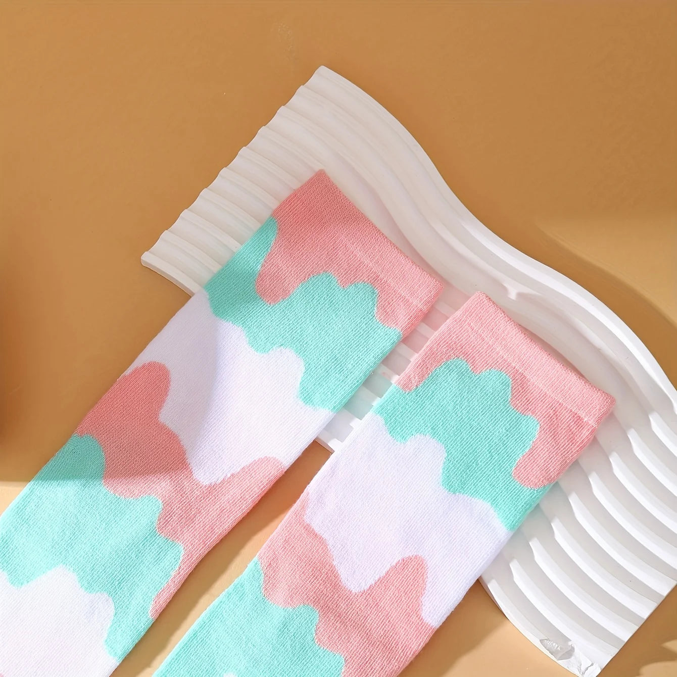 1 paar halfhoge herensokken, geschikt voor zowel mannen als vrouwen, nieuwigheid en leuk kleurrijk ijs geschenkdoossokken, Europese en Amerikaanse modetrendstijl, comfortabel en ademend, feestcasual nieuwigheidscadeau, Valentijnsdag, Kerstmis, herfst- en