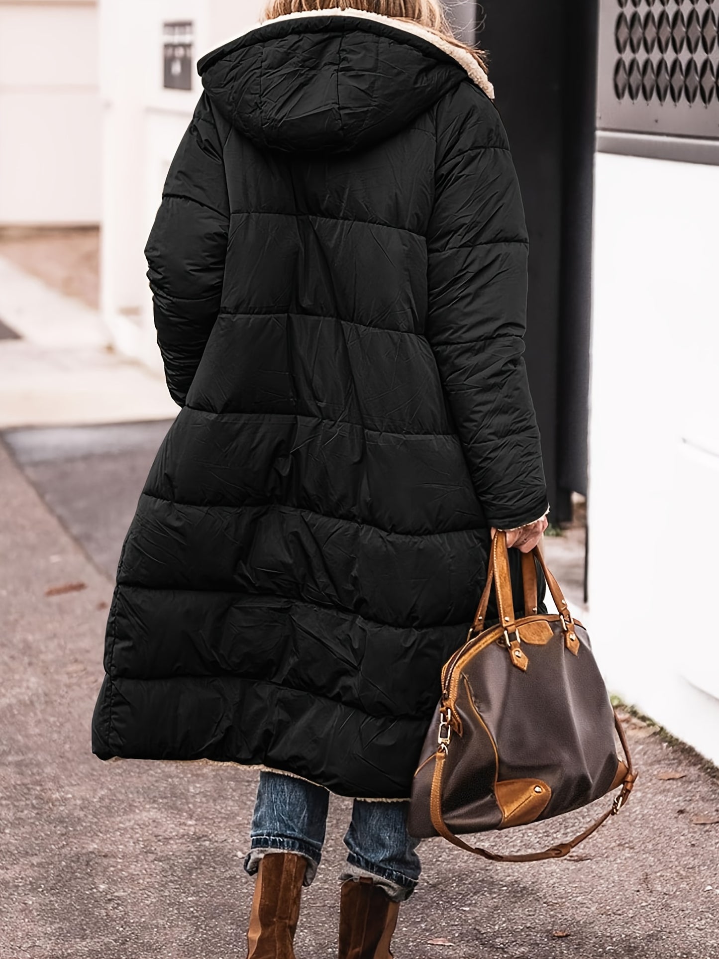 Elegant Long Padded Jacket Coat with Fleece Lining, Polyester, Solid Color, Knee-Length, Regular Long Sleeve, Zipper Detail - Winter Warmth Outerwear