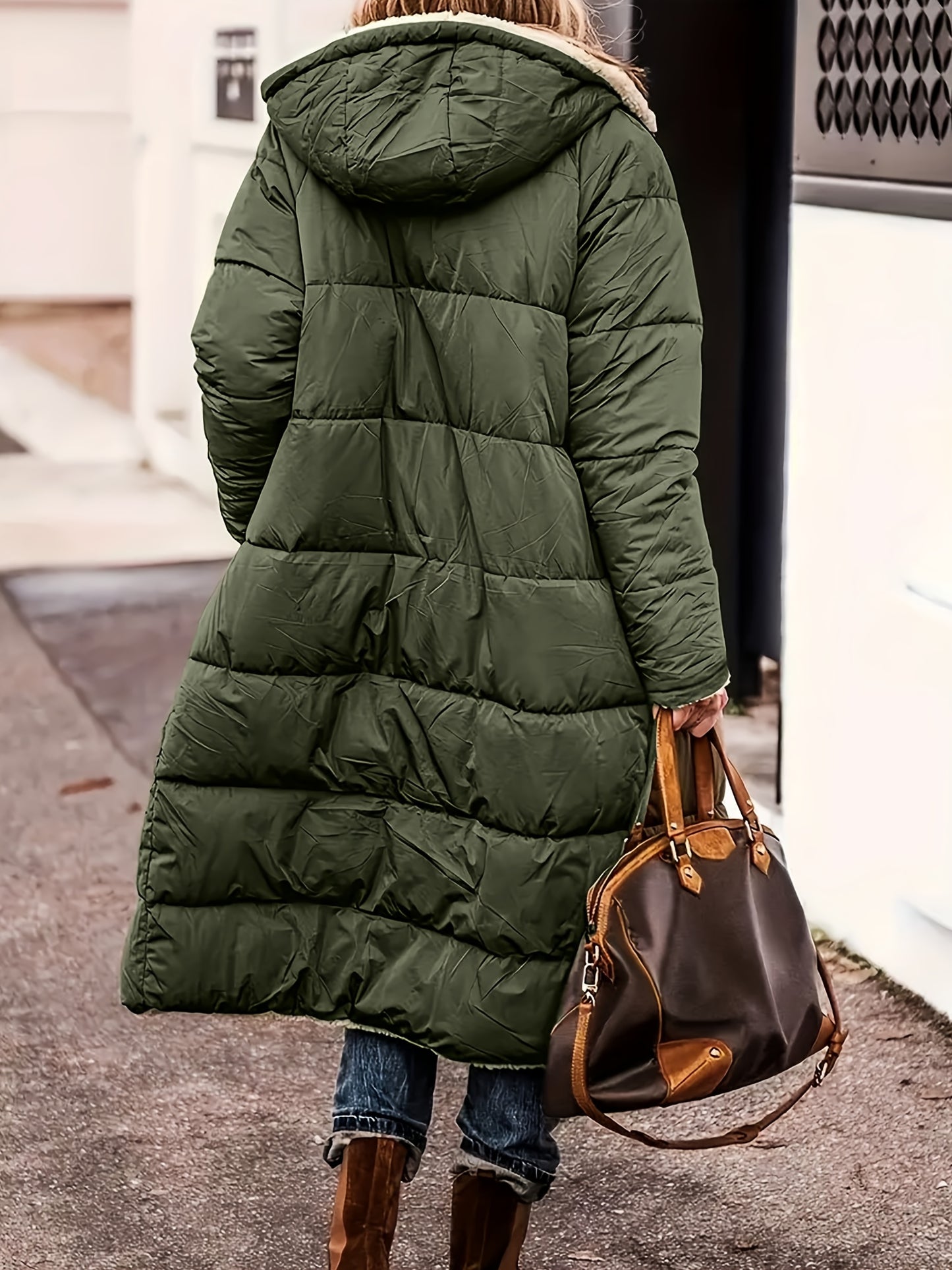 Elegant Long Padded Jacket Coat with Fleece Lining, Polyester, Solid Color, Knee-Length, Regular Long Sleeve, Zipper Detail - Winter Warmth Outerwear