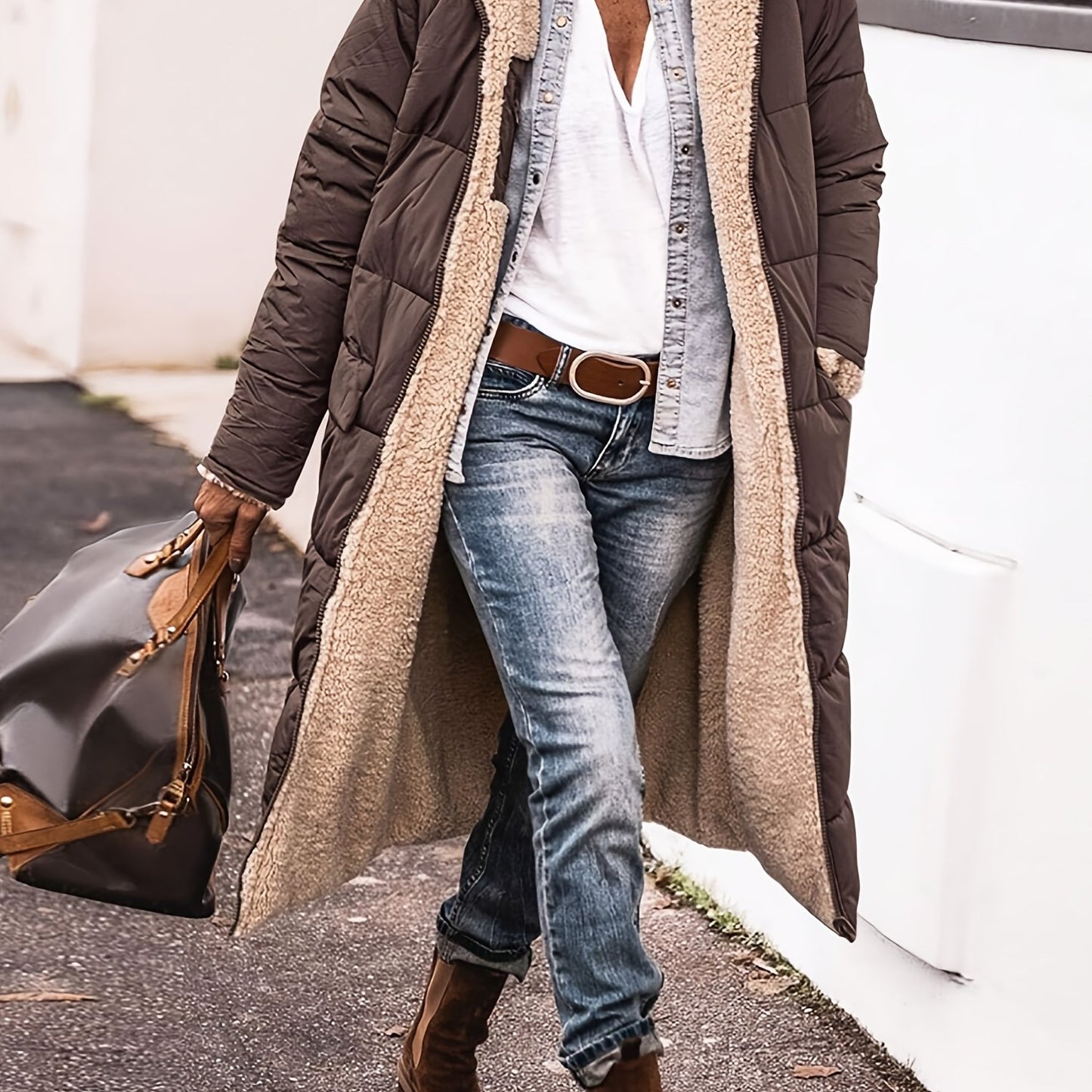 Elegant Long Padded Jacket Coat with Fleece Lining, Polyester, Solid Color, Knee-Length, Regular Long Sleeve, Zipper Detail - Winter Warmth Outerwear